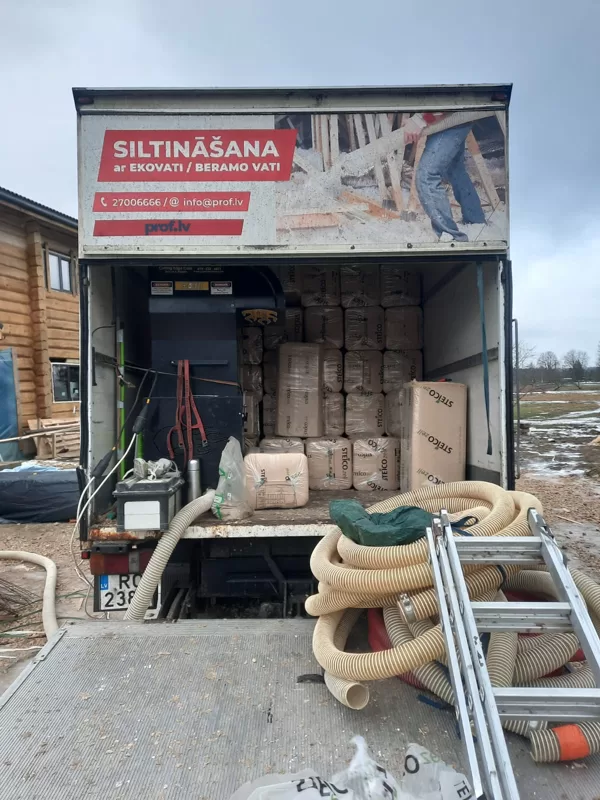 Auksto bēņiņu siltināšana ar Steico Zell