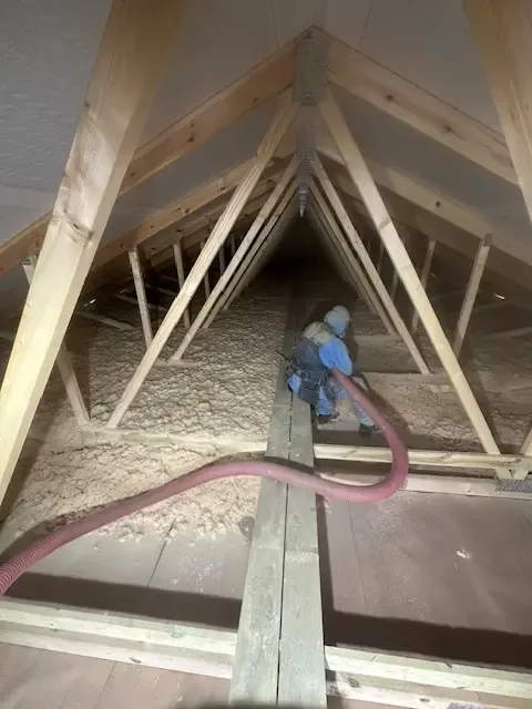Siltinam bēniņus ar Hunton